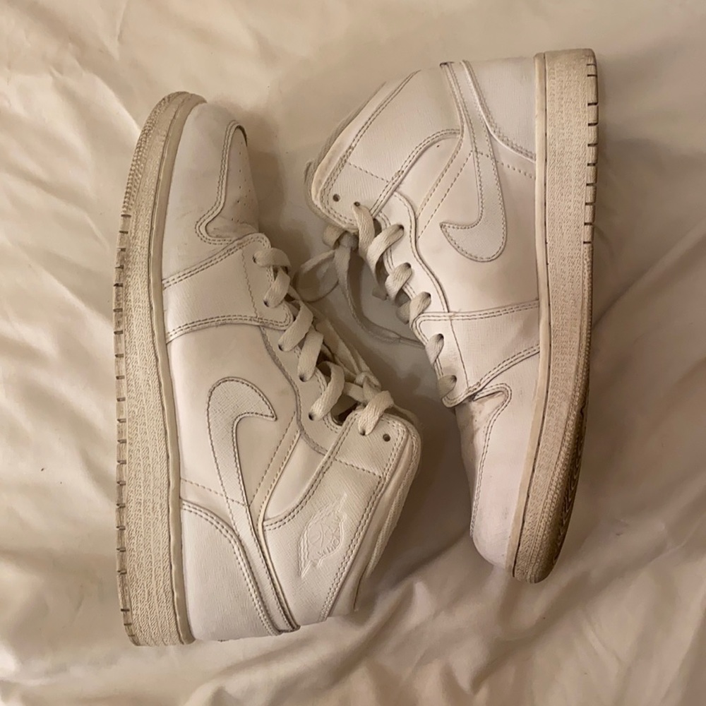 Authentic Jordan I (1) Mid - All White